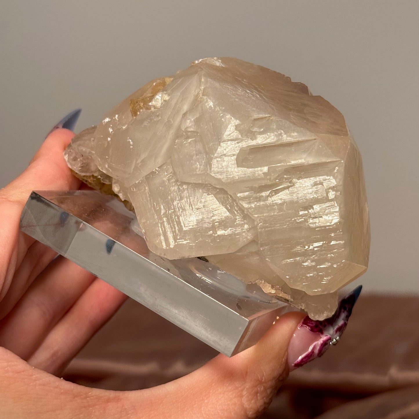 Calcite on Fluorite from Moscona Mine