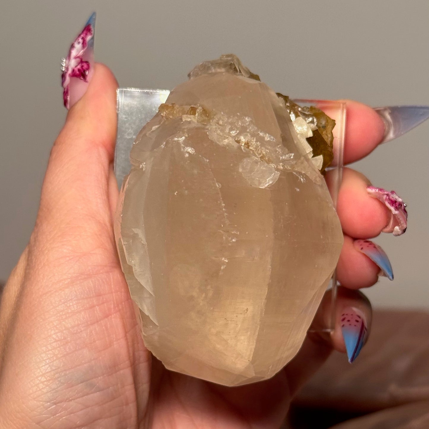 Calcite on Fluorite from Moscona Mine