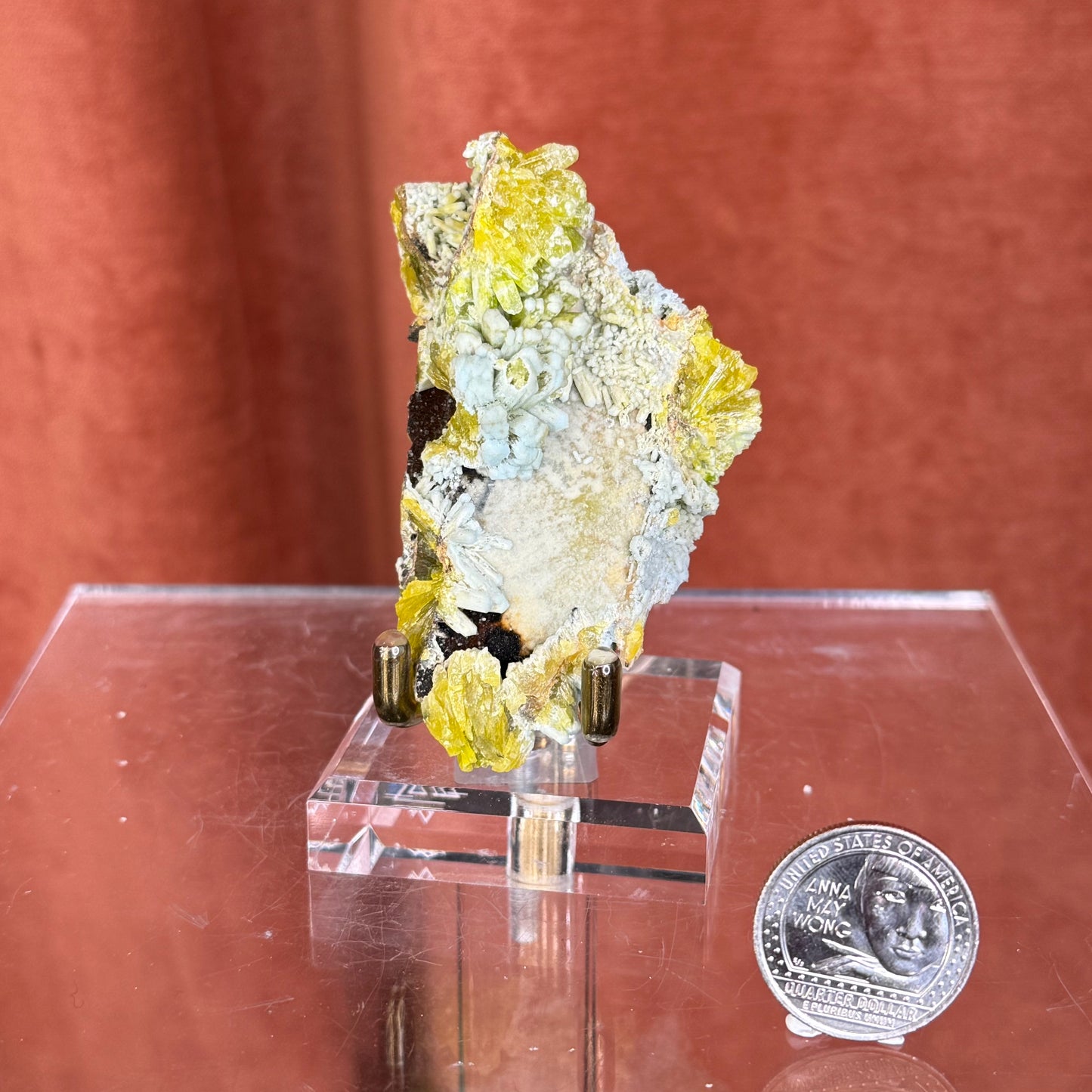 Plumbogummite